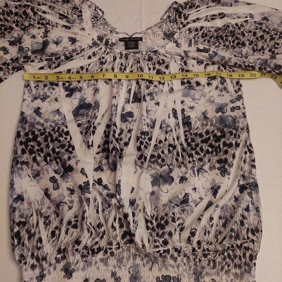 Simply Irresistible Black White Butterfly Pattern Top Flowy Lace Back Size PL - Picture 11 of 13